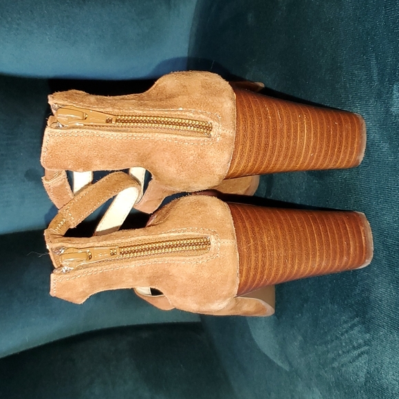 Seychelles Strappy Heels - Picture 3 of 7